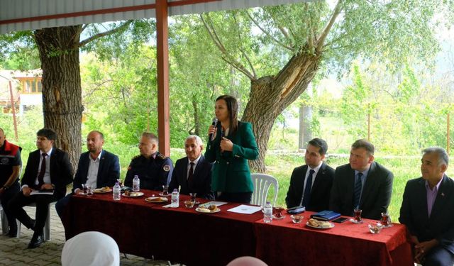 Vali Bilgihan'dan Altınyayla'ya yatırım ve vefa ziyareti