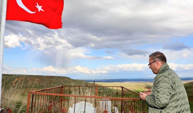 Vali Ziya Polat, Şehit Gülizaroğlu Abdullah’ın kabrini ziyaret etti
