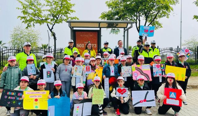 Yeşilgiresun İlkokulu Trafik Haftası çalışması