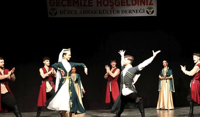 Abhaz Derneği’nin "Kafkas Halk Dansları Gösterisi" büyük alkış aldı