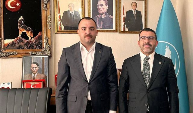 AK Parti Kars Milletvekili Adem Çalkın’dan Ülkü Ocakları Kars İl Başkanlığı’na bayram ziyareti