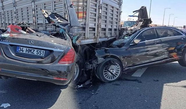 Aksaray’da feci kaza: Otomobil TIR’a çarptı, 2 kişi hayatını kaybetti