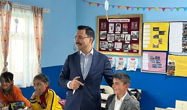 Akyaka Kaymakamı İsmail Demirtaş'tan Büyükpirveli köyü ilkokuluna ziyaret