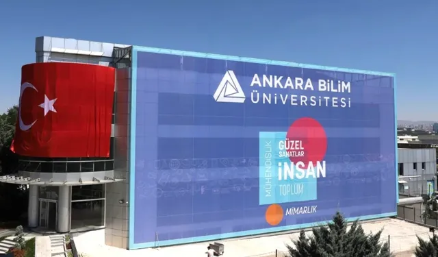Ankara Bilim Üniversitesi'nde mezuniyet heyecanı!