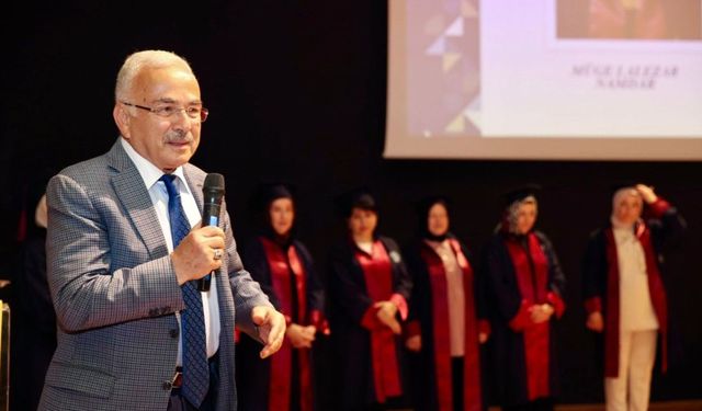 Anne Üniversitesi öğrencileri mezun oldu