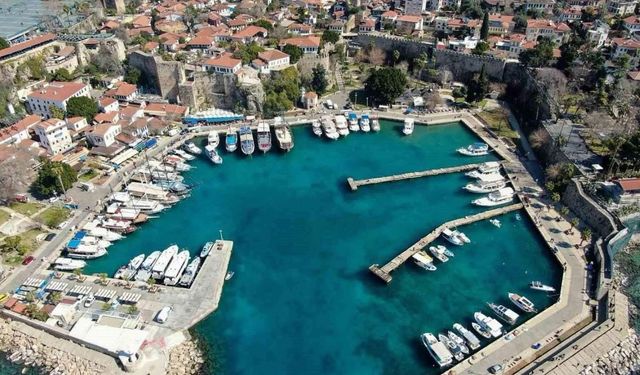 Antalya’da 174 tesisin ruhsatı askıya alındı!