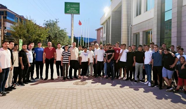 “Çanakkale Bir Destandır” projesi kapsamında gençler Çanakkale’ye yolcu edildi