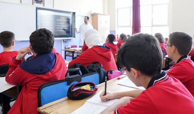 Çoklu yabancı dil modeli 81 ilde genişliyor... Ortaokulun tüm sınıflarında