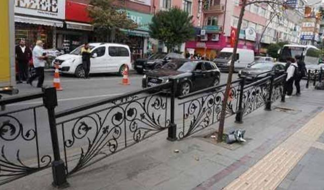 Isparta'da kaldırım kenarlarına yerleştirilen demir korkuluklara vatandaştan tepki