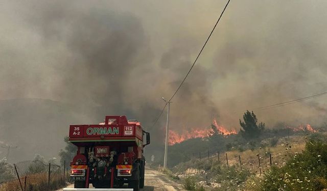 İzmir Karaburun’da yangın alarmı! Alevlerle mücadele sürüyor
