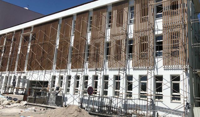 Kars Merkez Kütüphane onarımında sona gelindi
