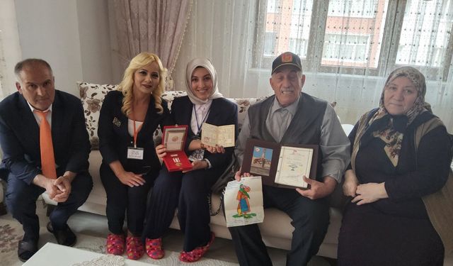 Kars Valiliği Açık Kapı Şube Müdürlüğü, şehit yakınları ve gazileri ziyaret ediyor