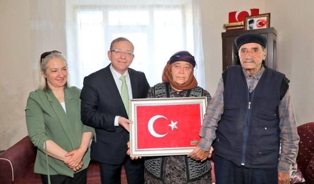 Kars Valisi Ziya Polat'tan şehit ailesine bayramda anlamlı ziyaret