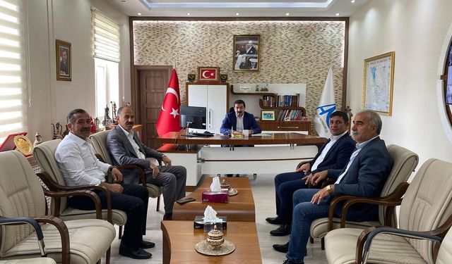 Kaymakam Akköz, Protokol üyeleri ve siyasi parti temsilcileriyle bayramlaştı
