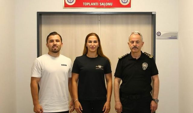 Milli Güreşçi Buse Tosun Çavuşoğlu’ndan Yalova İl Emniyet Müdürü Ümit Bitirik’e ziyaret