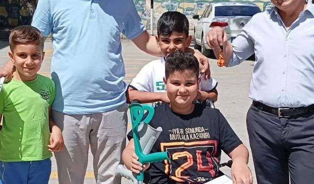 Ortaokul öğrencisi Serik'in hastalığı başarısına engel olamadı