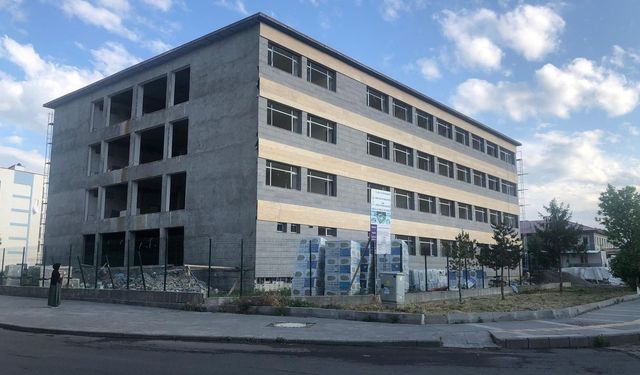 TOBB’un “81 İle 81 Okul” projesi kapsamında Kars’ta 24 derslikli okul inşaatı sürüyor