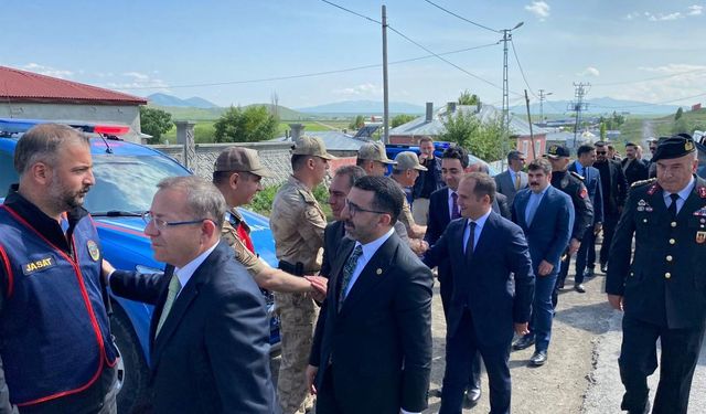 Vali Ziya Polat ve Milletvekili Adem Çalkın'dan Jandarma personeline bayram ziyareti