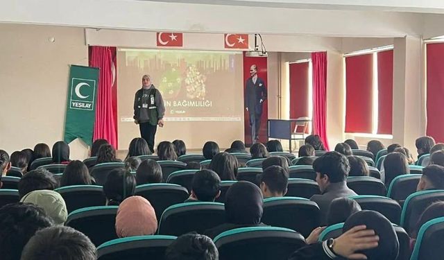Yeşilay Kars Şubesi’nden Selim Anadolu Lisesi öğrencilerine farkındalık etkinliği