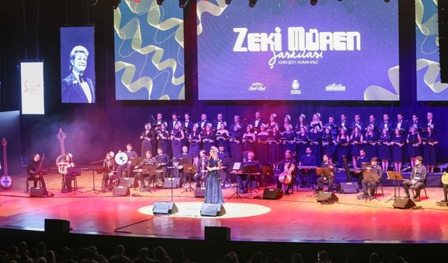“Zeki Müren Şarkıları” konseri yoğun ilgi gördü