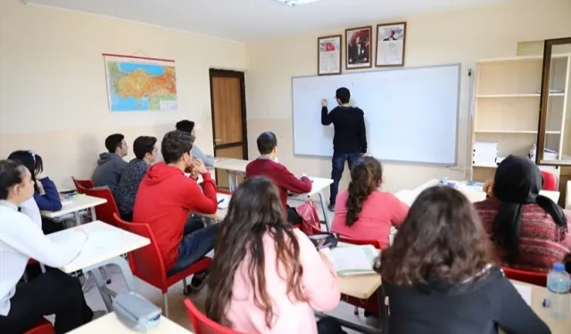 Denizli Büyükşehir’den gençlere ücretsiz YKS tercih danışmanlığı