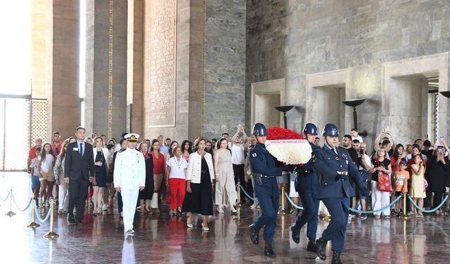 Amerika Türk Kadınlar Birliği’nden Anıtkabir’e anlamlı ziyaret