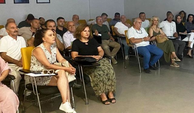 Antalya Muratpaşa'da muhtarlara tebligat yazma eğitimi