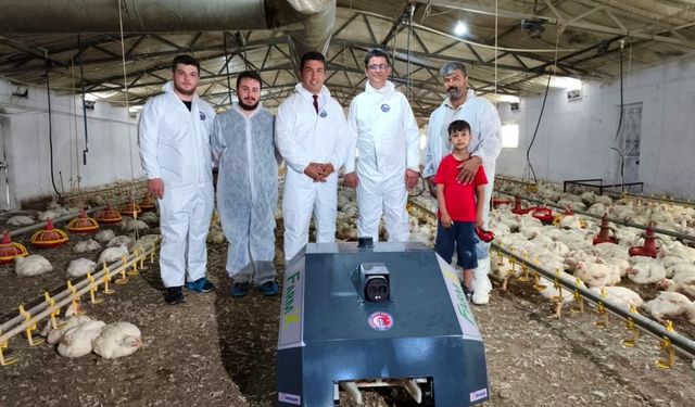 ÇOMÜ’lü akademisyenlerden kümes hastalıklarında erken teşhis için yapay zeka destekli robot: BroBot