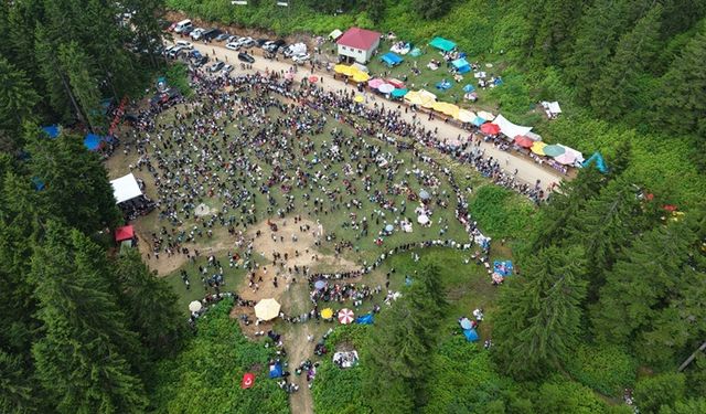 Göllüalan’da horon zamanı: Sinlice Yayla Şenliği’ne yoğun katılım