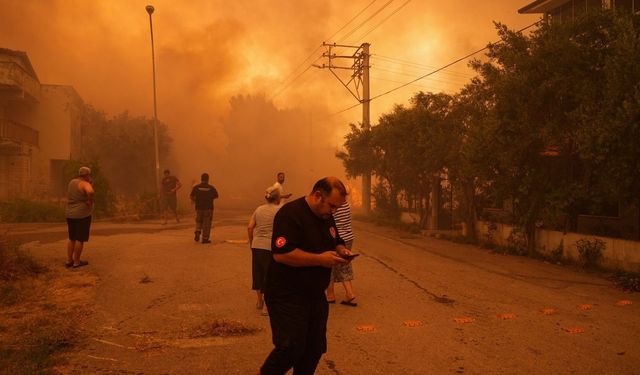 İzmir’in ciğerleri yandı: Ödemiş’te orman yangını üçüncü gününde