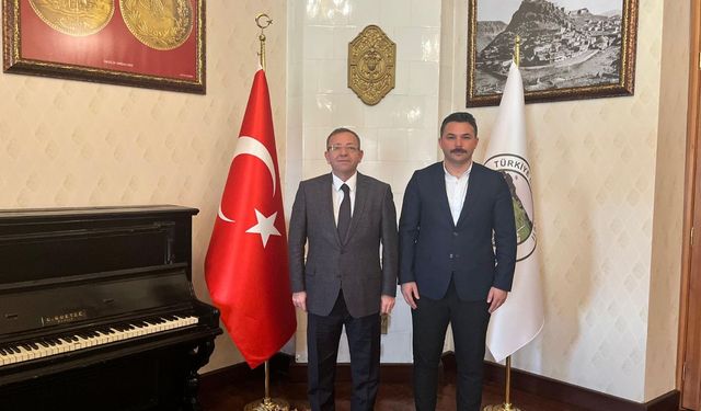Kars Valisi Ziya Polat, Artvin Cumhuriyet Başsavcısı Yunus Emre Büyükyurt’u makamında ağırladı