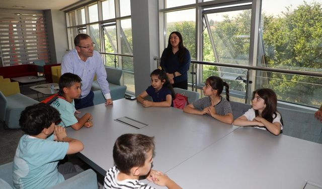 Kars Valisi Ziya Polat, Gençlik Merkezi’nde gençlerle buluştu
