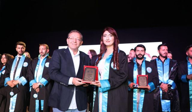 Kars Valisi Ziya Polat, Kafkas Üniversitesi Devlet Konservatuvarı Mezuniyet Törenine Katıldı