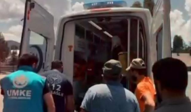 Kars’ın Sarıkamış'ta tarlada yaralanan çiftçinin yarasına 112 Acil merhem oldu