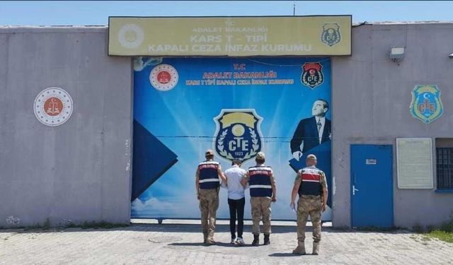Kars’ta hakkında 6 yıl 8 ay hapis cezası bulunan şahıs jandarmadan kaçamadı