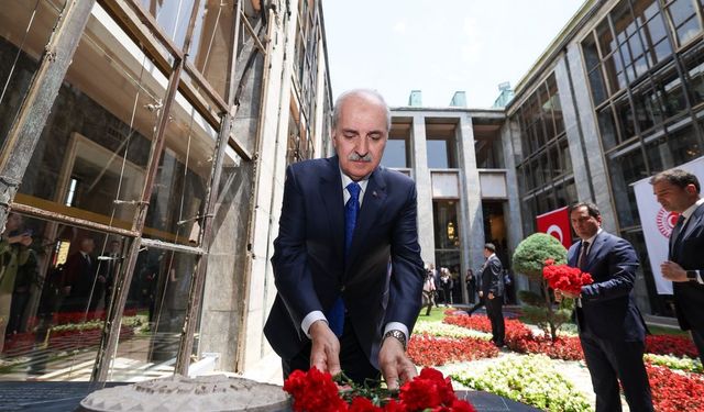 Kurtulmuş, Meclis'te bombalanan alanlara karanfil bıraktı
