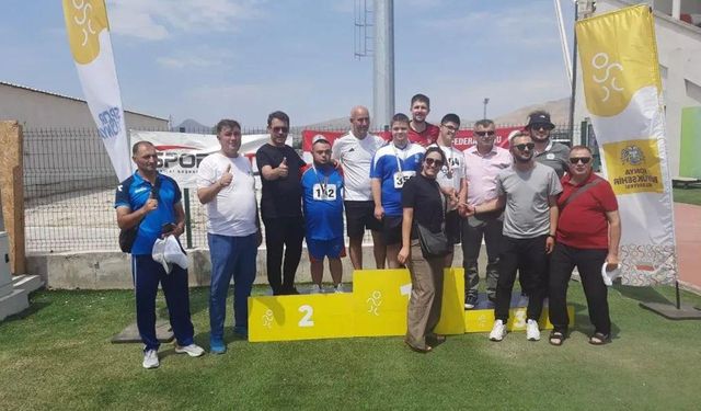 Özel sporcular Türkiye Atletizm Şampiyonası'nda Kars rüzgarı esti