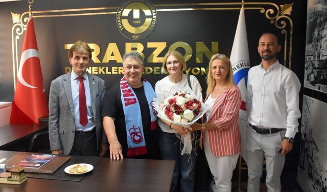Sanatçı Türüt TDF Trabzon Şubesini ziyaret etti