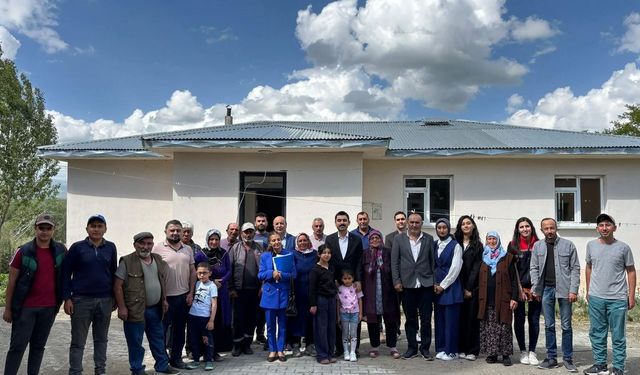 Susuz Kaymakamı Muhammed Emin Tutal, Şehit Aycan Değer’in kabrin de dua etti