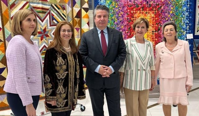 Türk Çini Sanatı New York'ta: Almula İdil Kılıç ve Amerika Türk kadınlar Birliği işbirliği