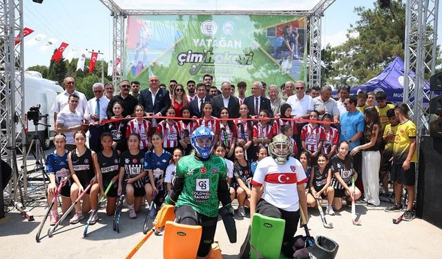 Yatağan’a çim hokeyi sahası açıldı
