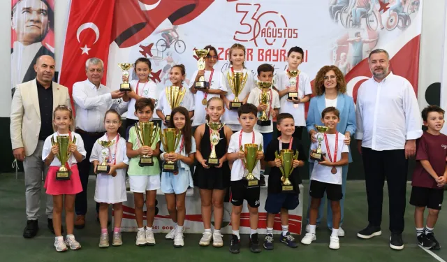 Bursa Osmangazi'de minik raketlerin kupa heyecanı