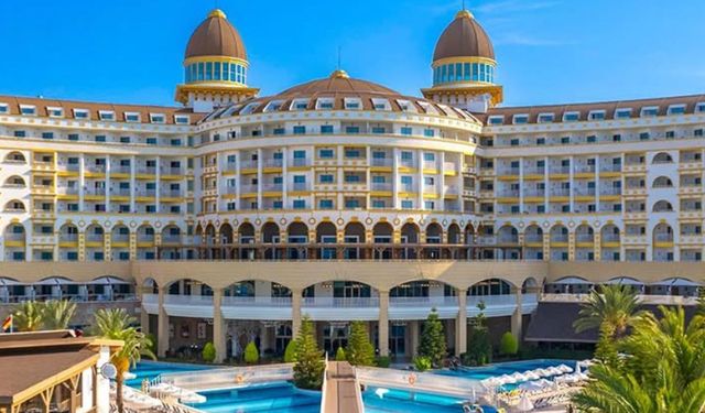 Antalya’da turist sayısı alarm veriyor: Belediyenin eksikleri krizi derinleştiriyor