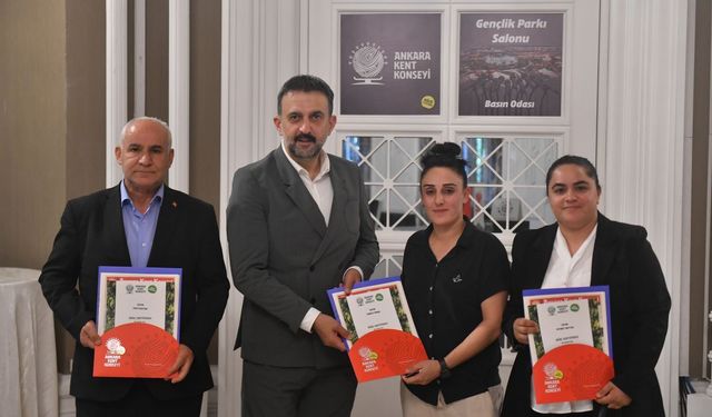 Hakkarigücü Spor Kadın Futbol Takımı'ndan Ankara Kent Konseyi’ne ziyaret