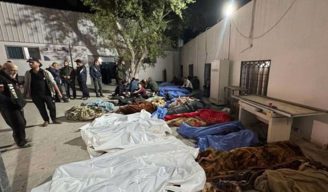 İsrail ordusu, Gazze’de gazetecilerin hedef alındığı hastane saldırısını üstlendi