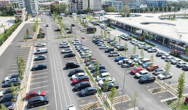 İzmit Milli İrade’de park et, devam et, çok tuttu