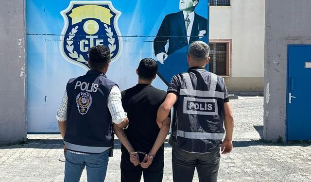 Kars'ta aranan şahıs sahte kimlikle yakalandı