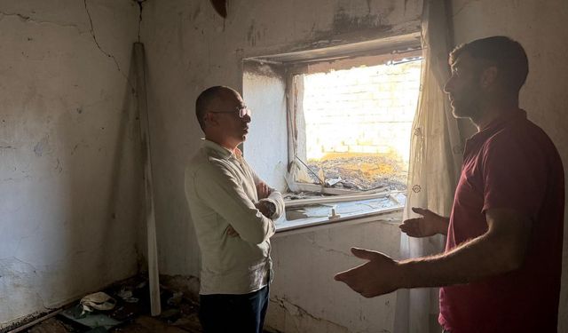 Kars'ta elektrik aksanından çıkan yangın evi küle çevirdi