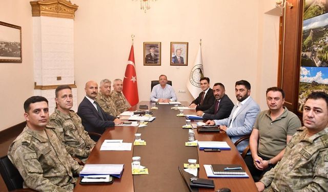 Kars’ta "Sınır Yolları Yapımı ve Bakımı" toplantısı gerçekleştirildi