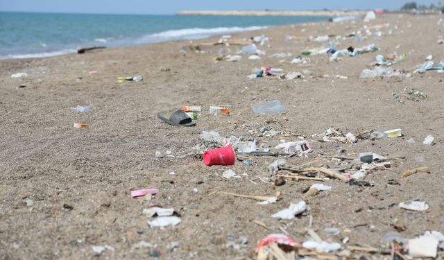 Kumköy Sahili'nde barakalar gitti, çöplük kaldı